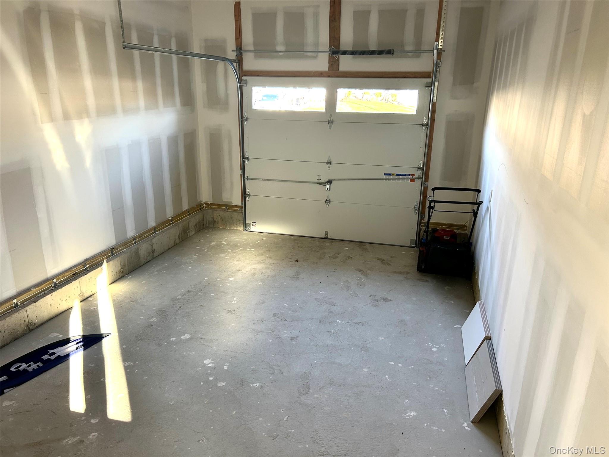 20 10th Street, Ronkonkoma, NY 11779