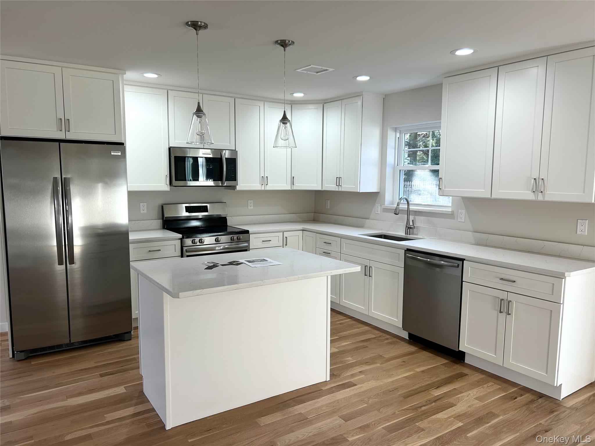 20 10th Street, Ronkonkoma, NY 11779