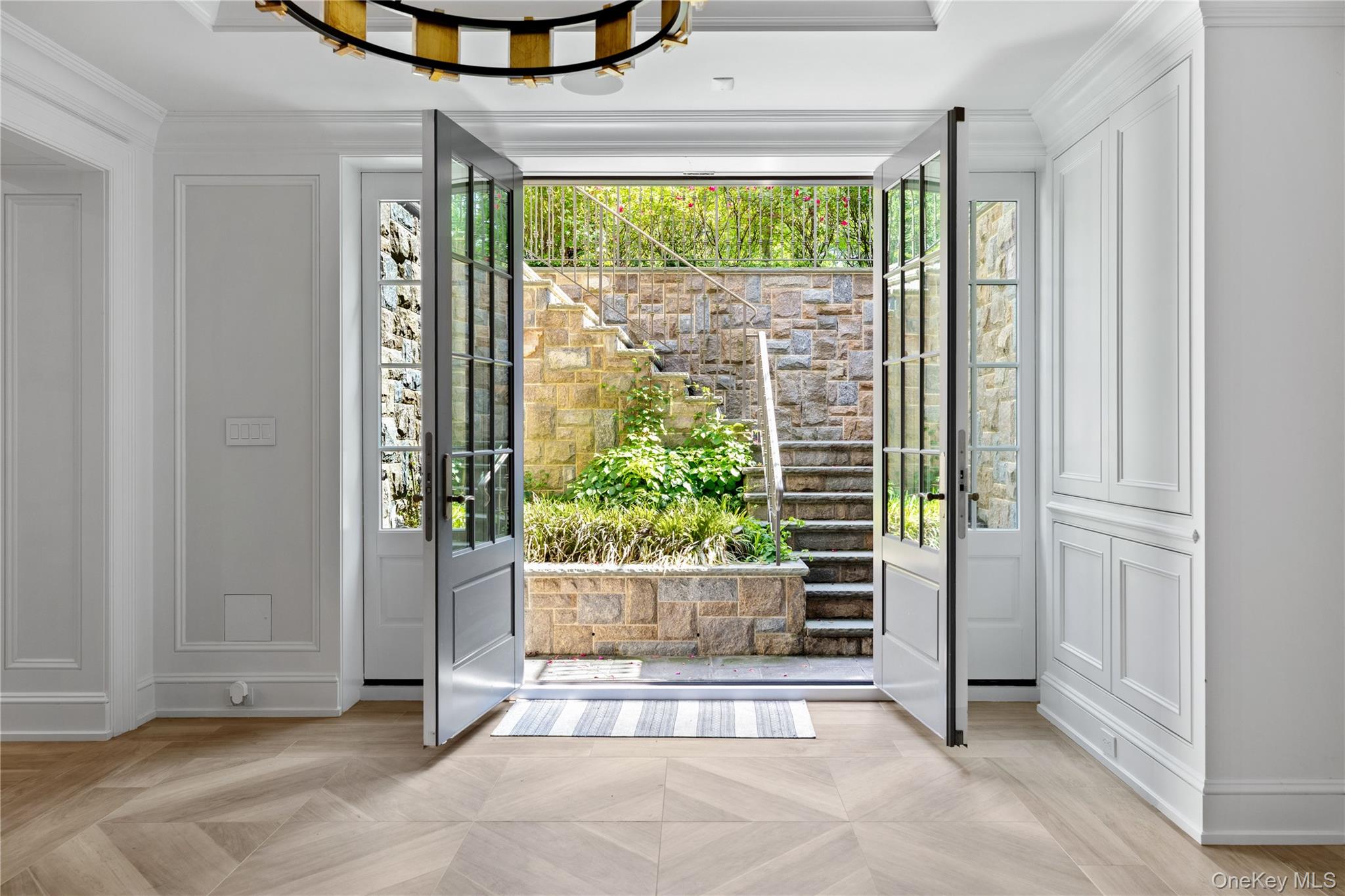 22 Terrace Court, Old Westbury, NY 11568