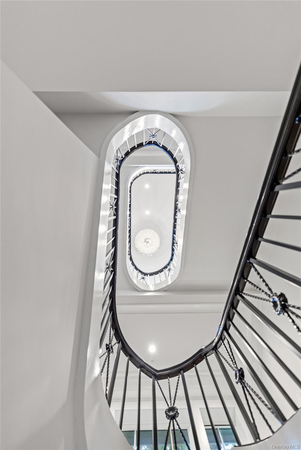 22 Terrace Court, Old Westbury, NY 11568