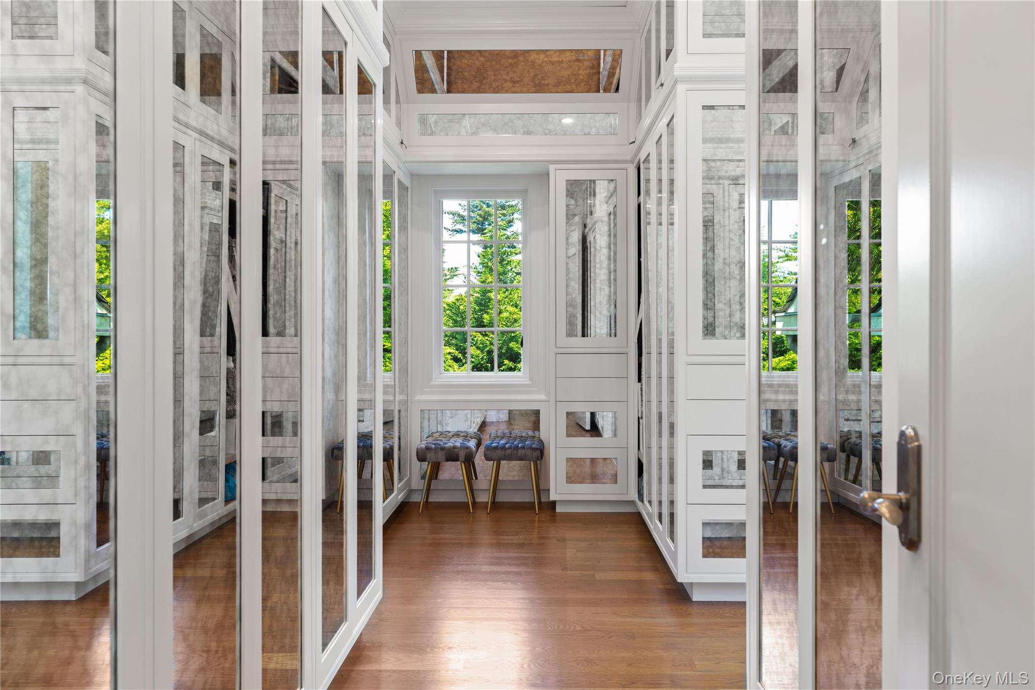 22 Terrace Court, Old Westbury, NY 11568