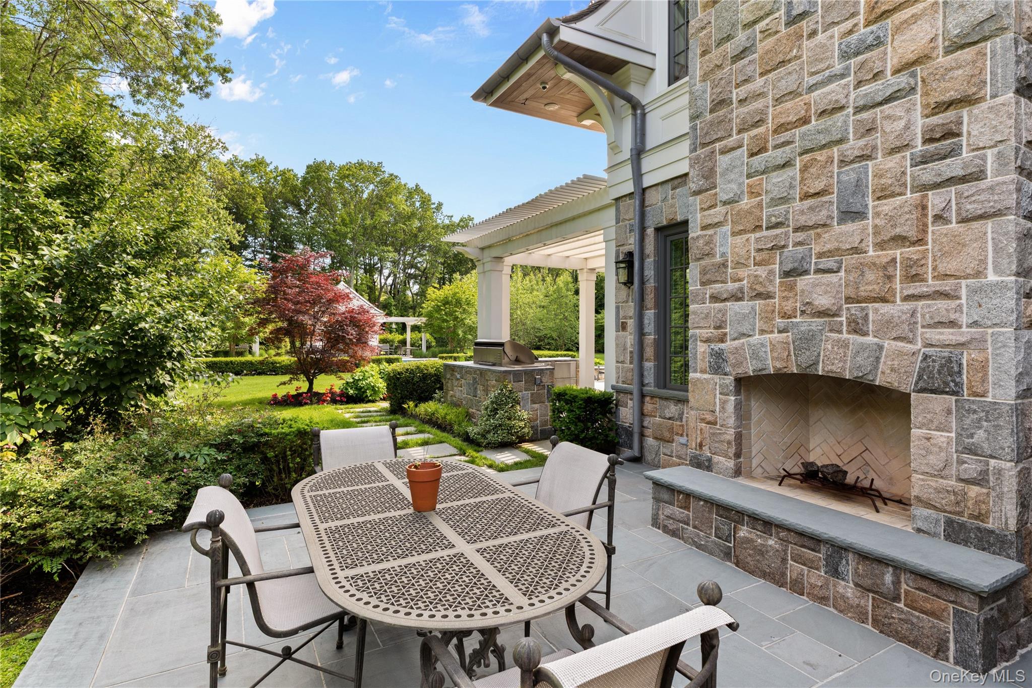 22 Terrace Court, Old Westbury, NY 11568