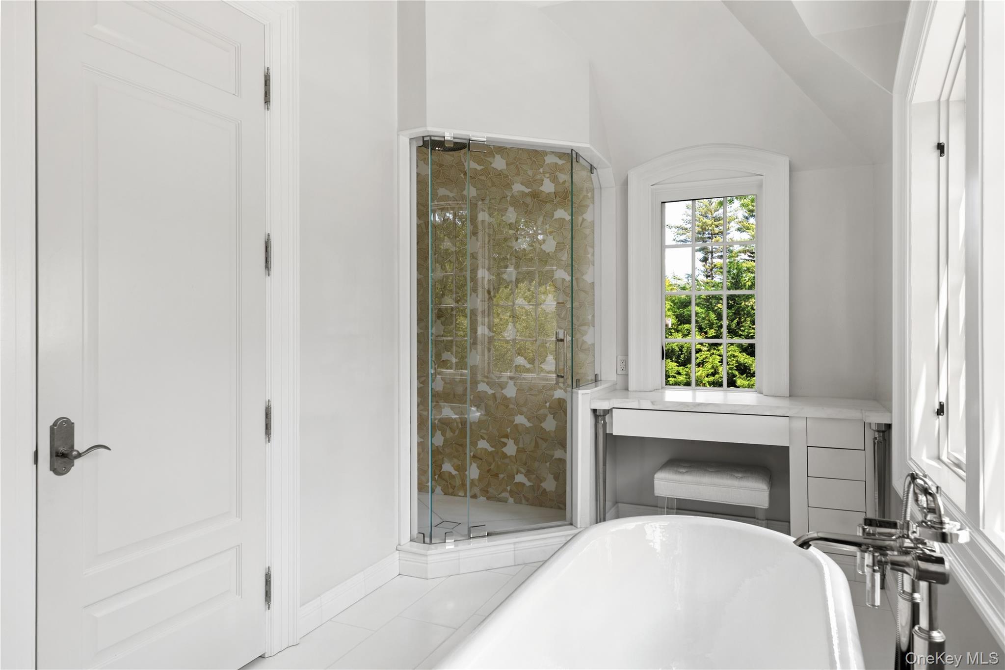 22 Terrace Court, Old Westbury, NY 11568