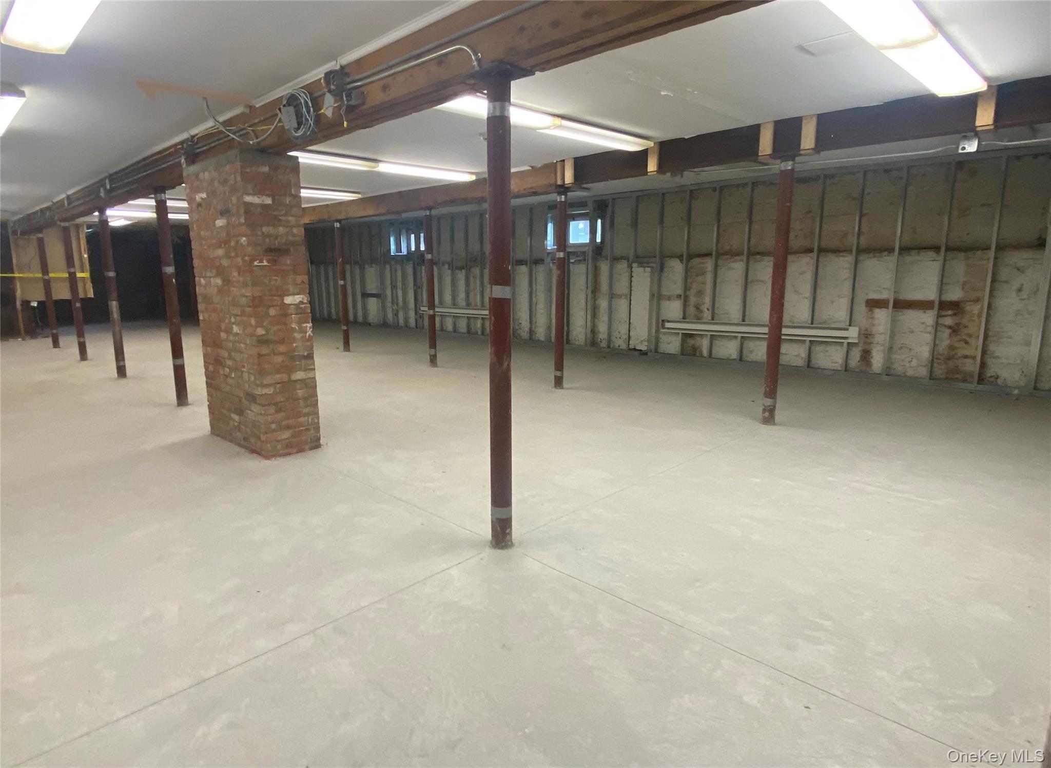 7392 S Broadway, Red Hook, NY 12571