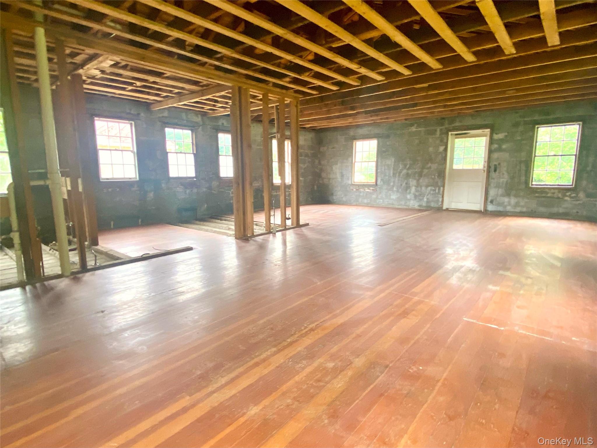 7392 S Broadway, Red Hook, NY 12571