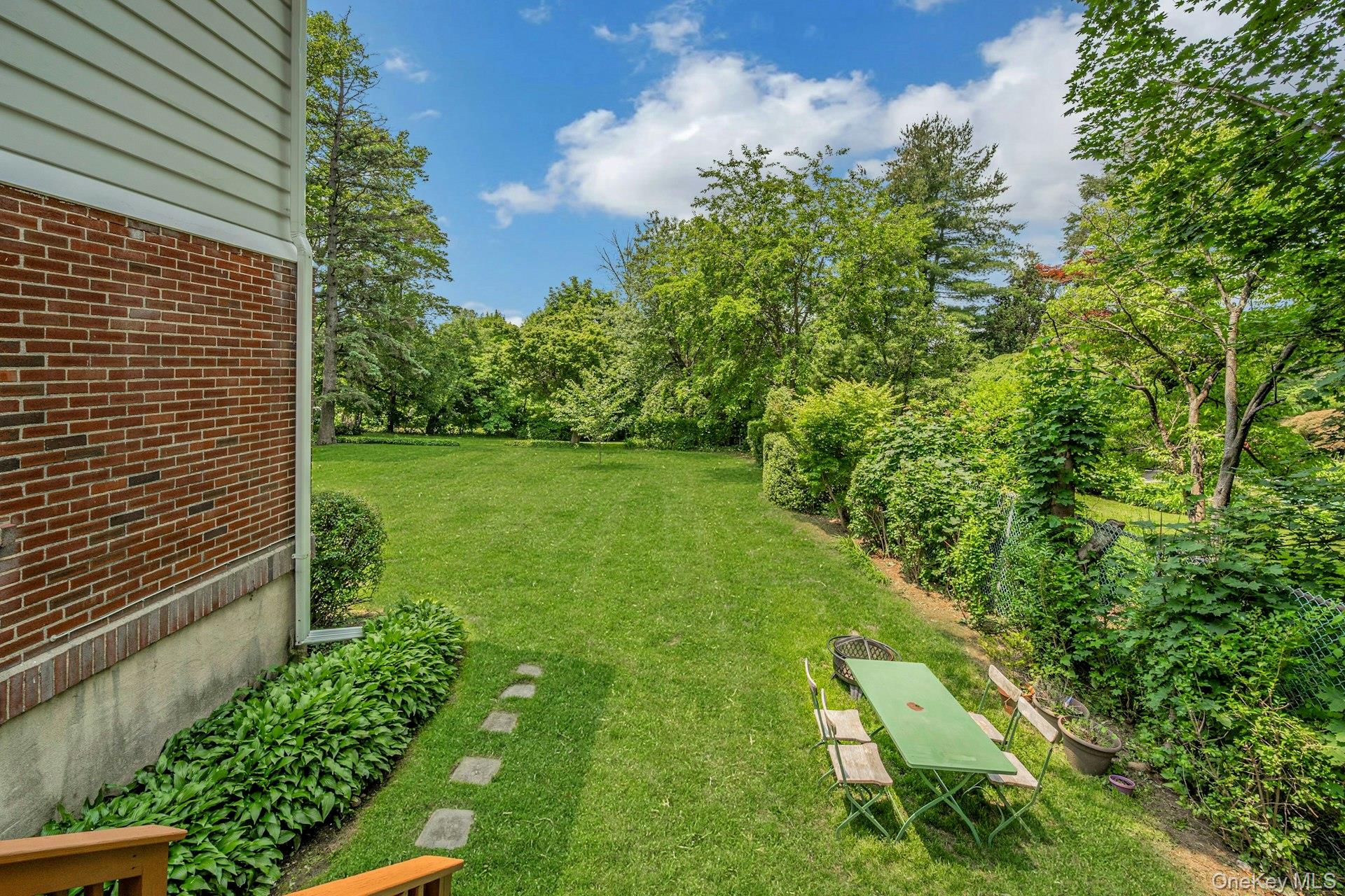 11 Oxford Road, White Plains, NY 10605