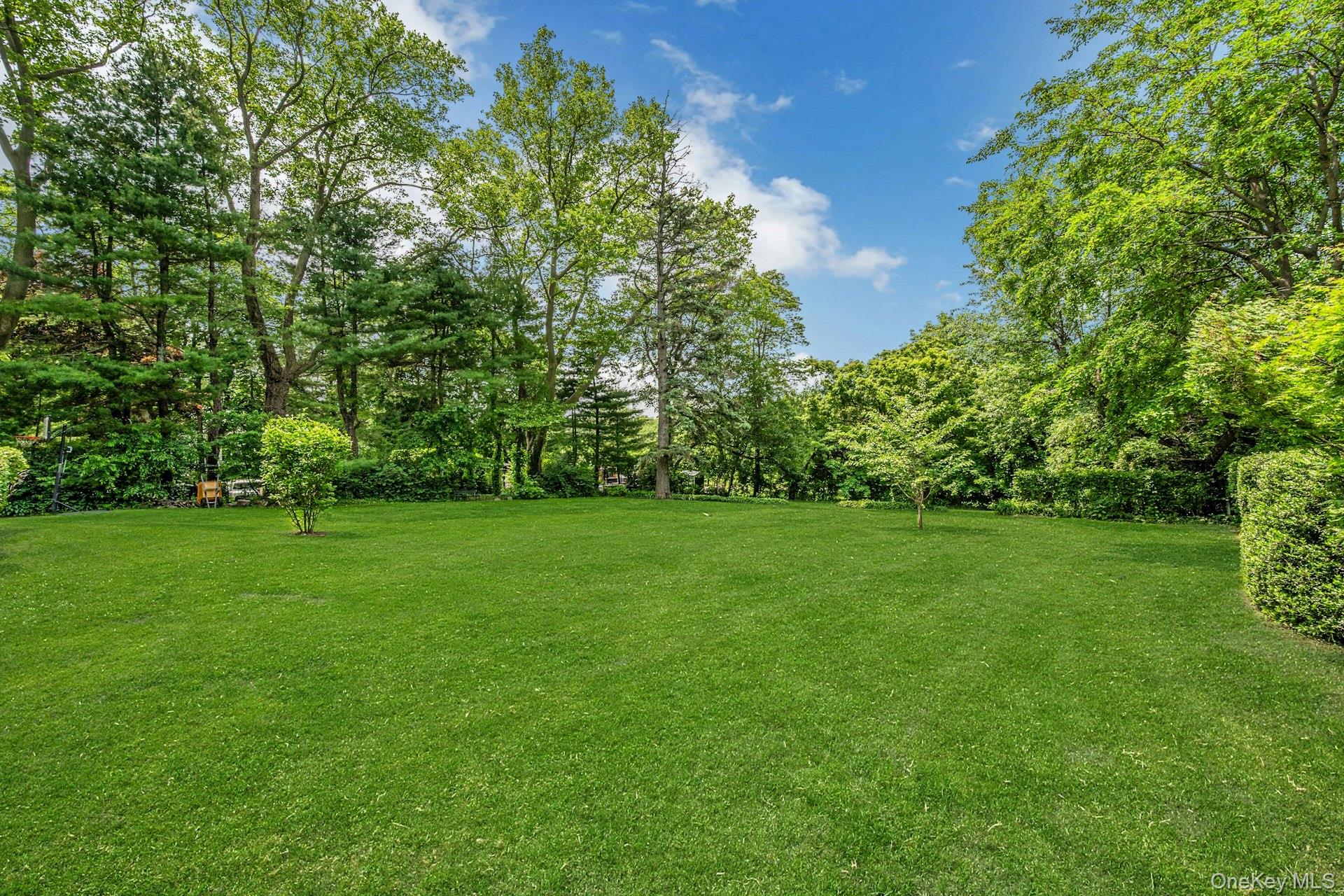 11 Oxford Road, White Plains, NY 10605