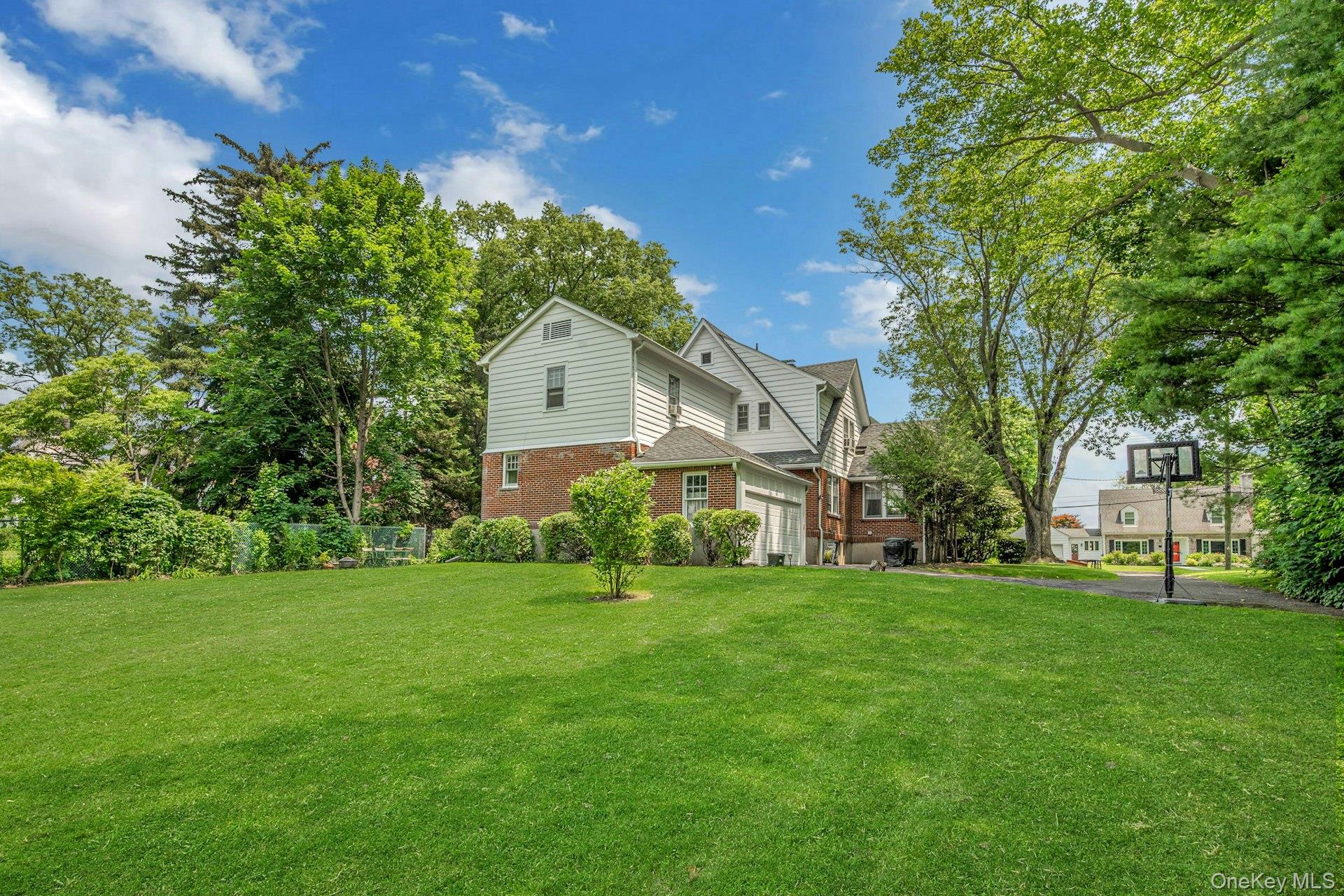 11 Oxford Road, White Plains, NY 10605