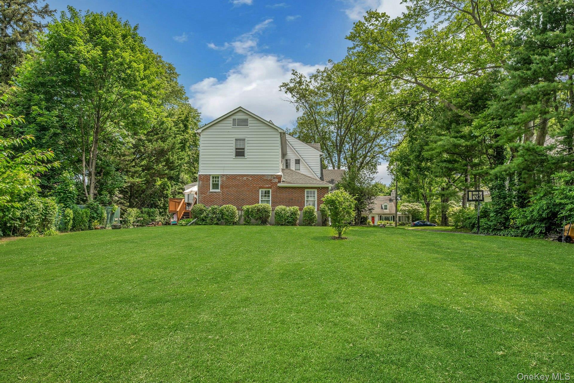 11 Oxford Road, White Plains, NY 10605