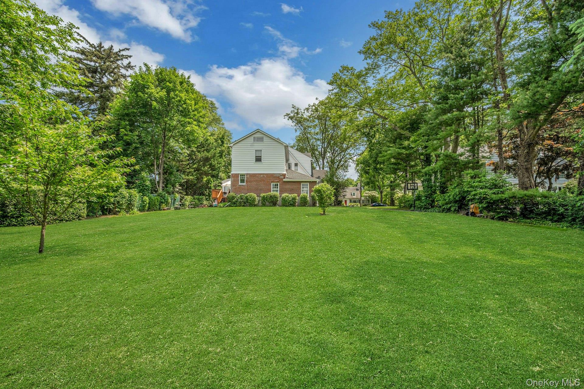 11 Oxford Road, White Plains, NY 10605