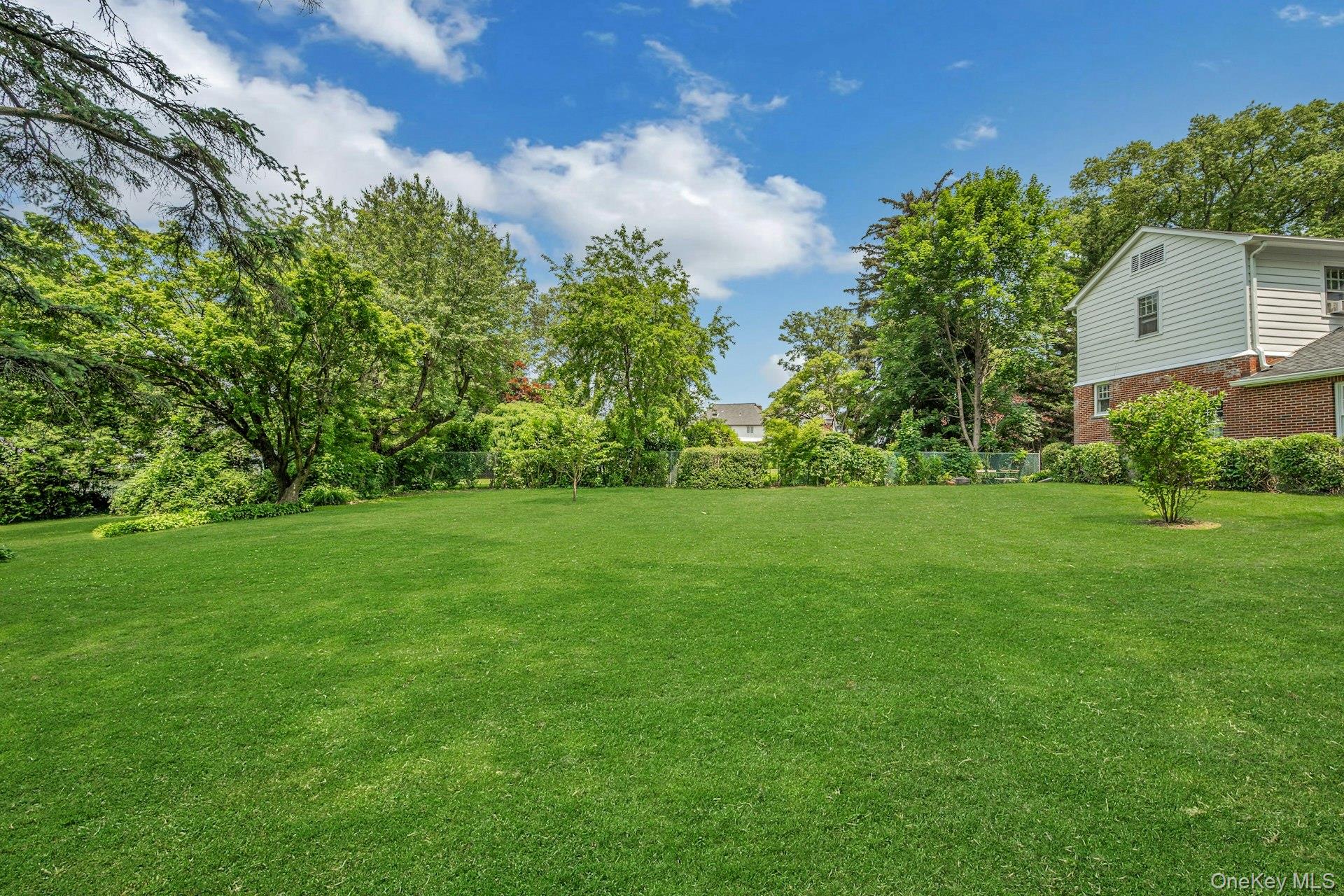 11 Oxford Road, White Plains, NY 10605