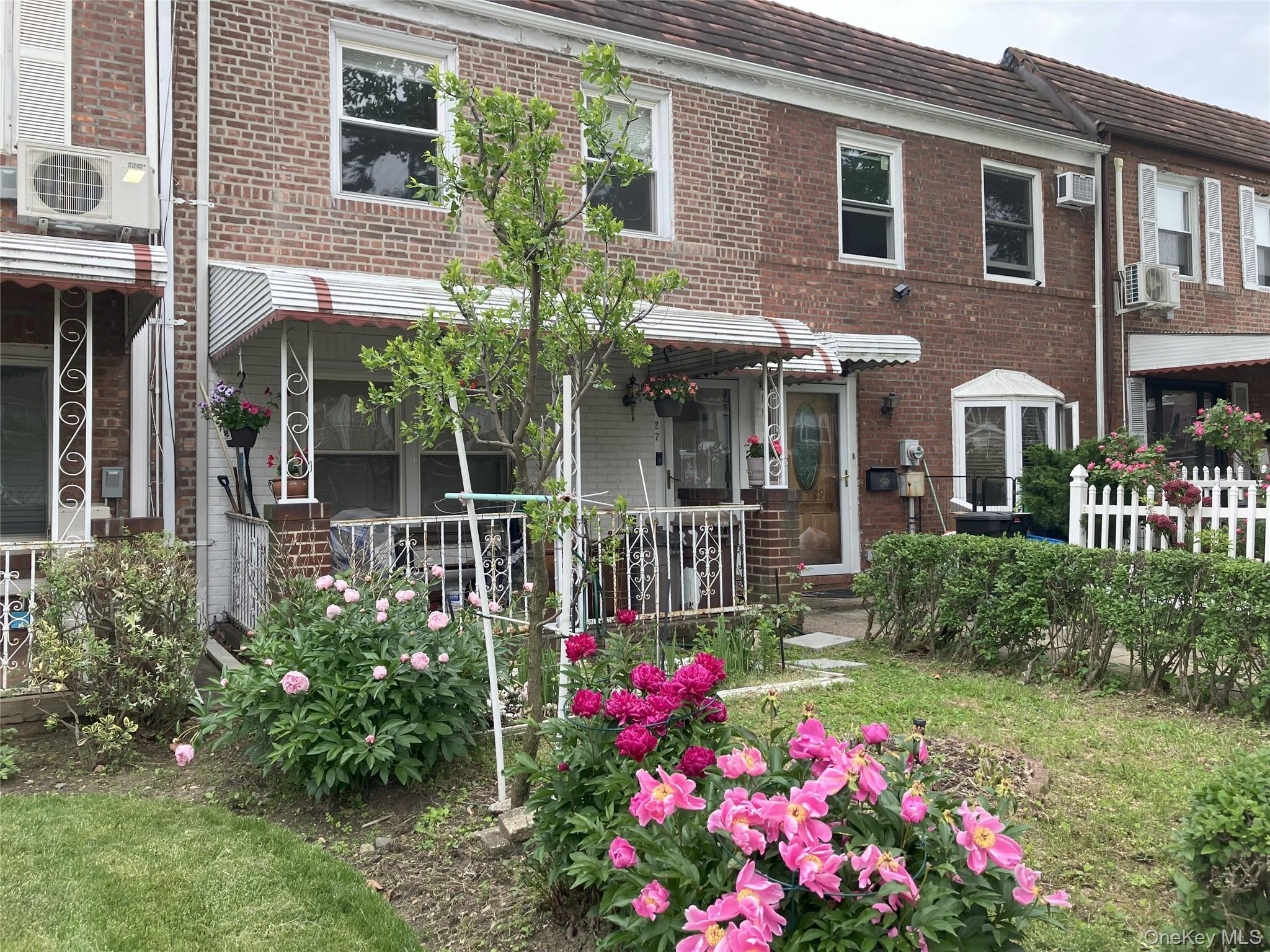 70-27 175th Street, Fresh Meadows, NY 11365