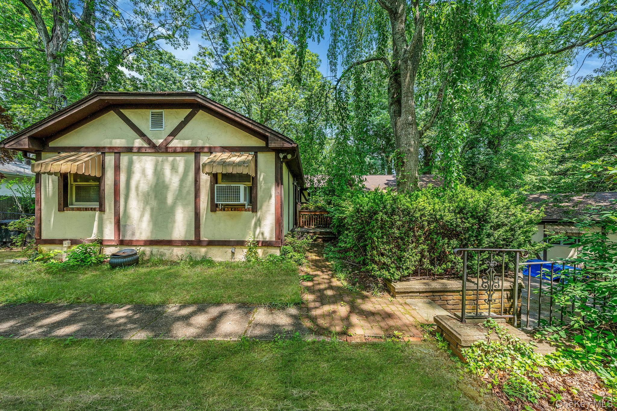 114 Oakwood Drive, Wading River, NY 11792