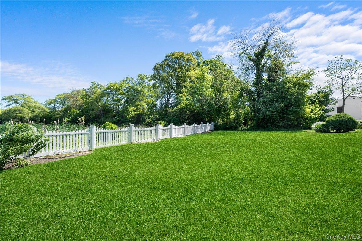 200 Merrick Road # R, Amityville, NY 11701