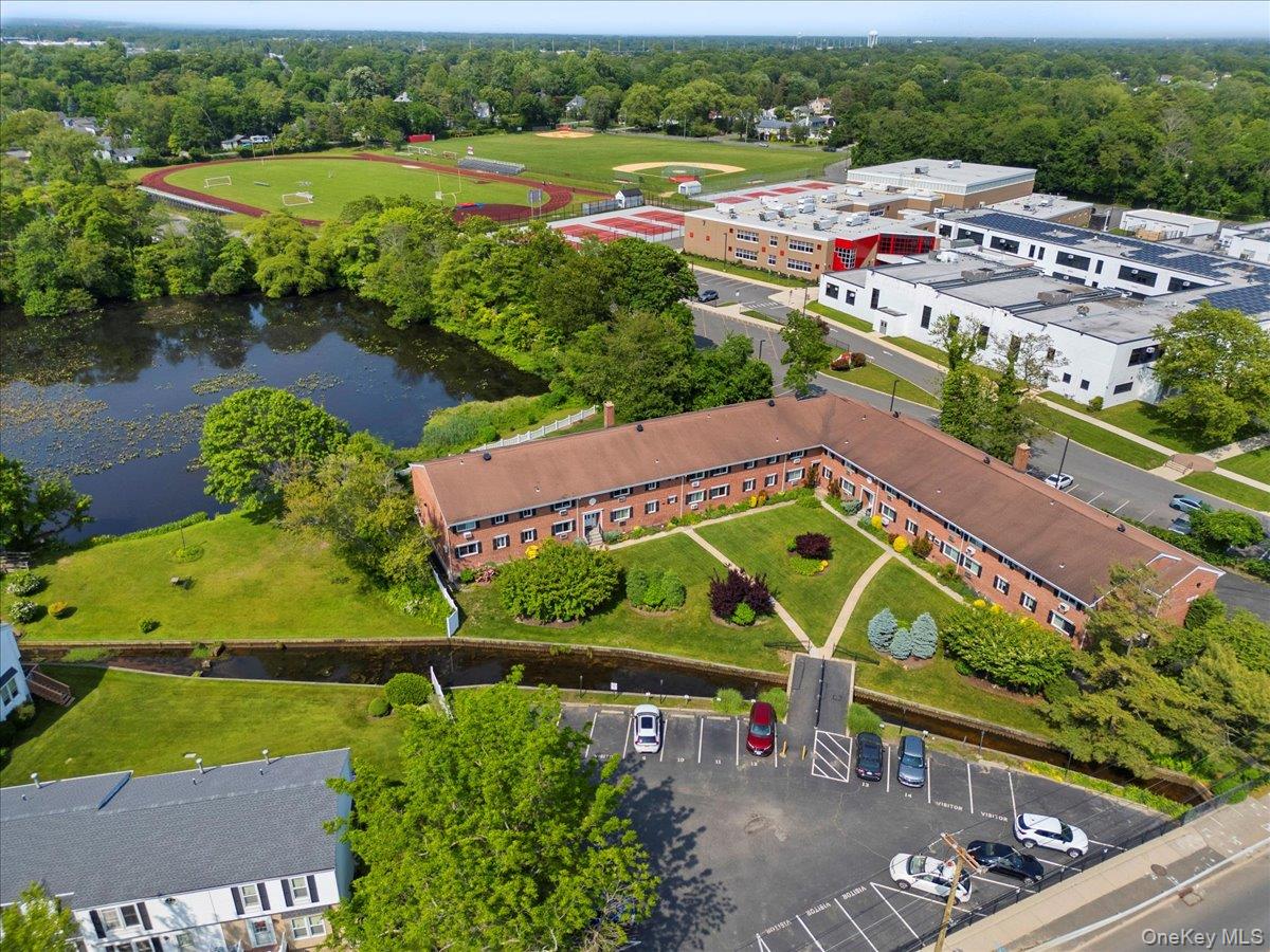 200 Merrick Road # R, Amityville, NY 11701