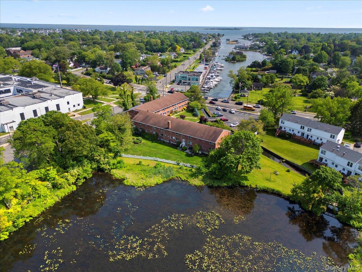 200 Merrick Road # R, Amityville, NY 11701