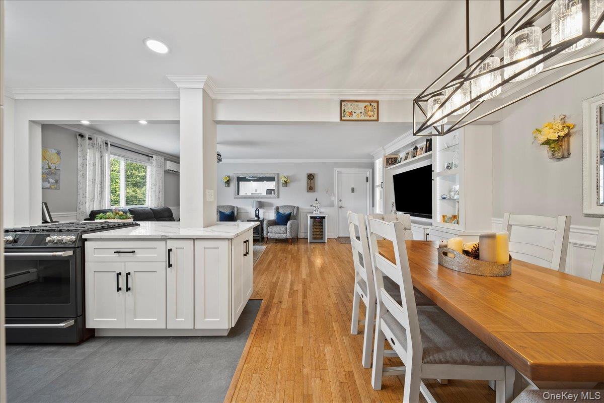 200 Merrick Road # R, Amityville, NY 11701