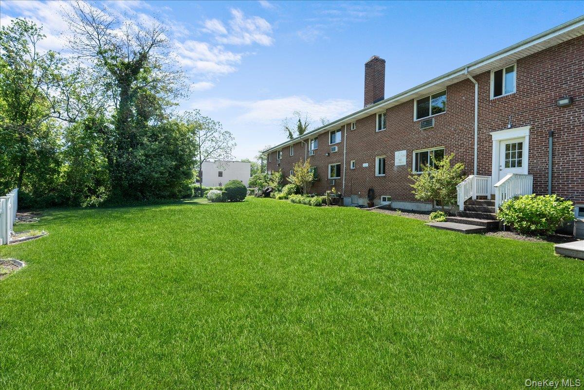 200 Merrick Road # R, Amityville, NY 11701