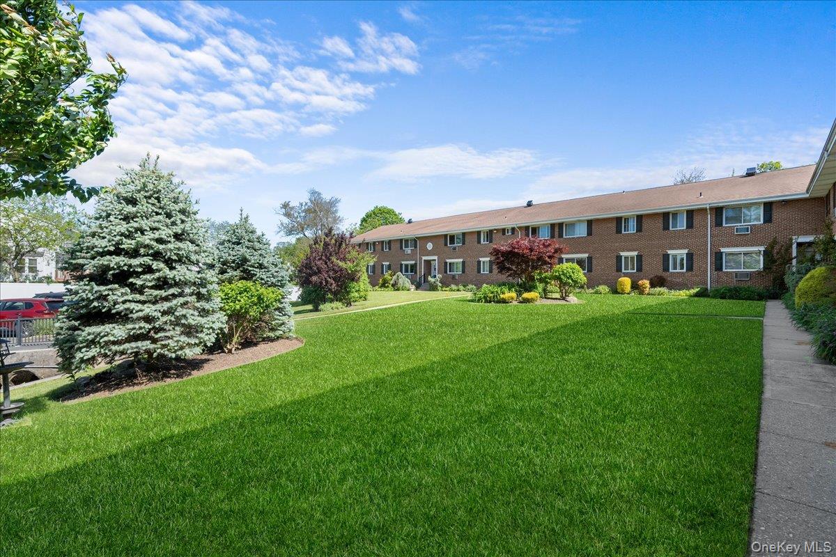 200 Merrick Road # R, Amityville, NY 11701