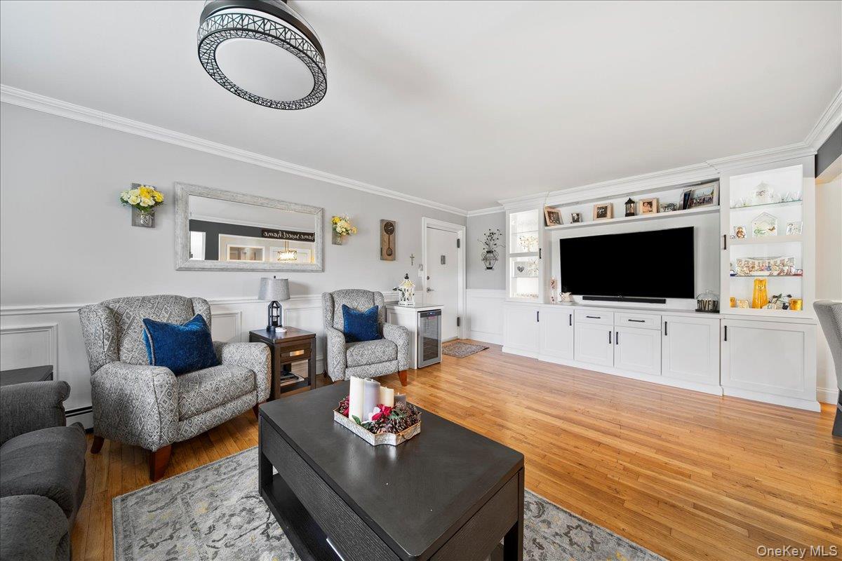 200 Merrick Road # R, Amityville, NY 11701