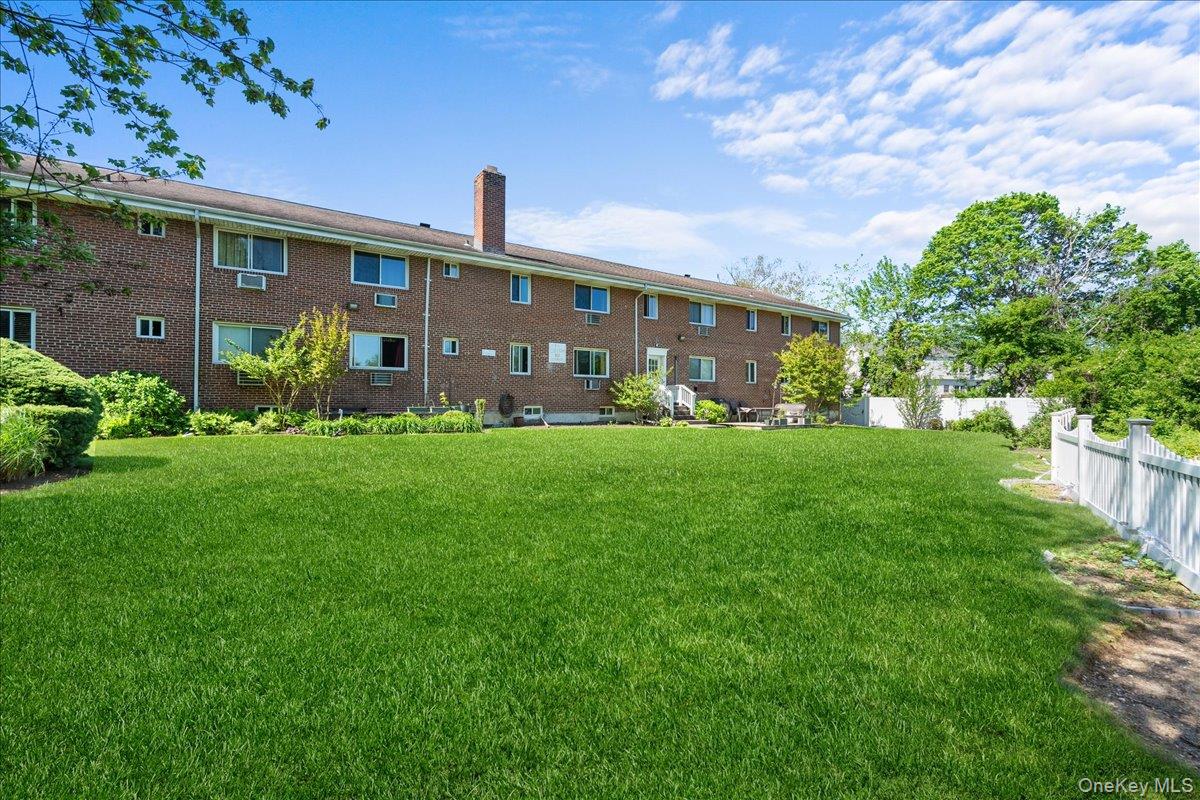 200 Merrick Road # R, Amityville, NY 11701