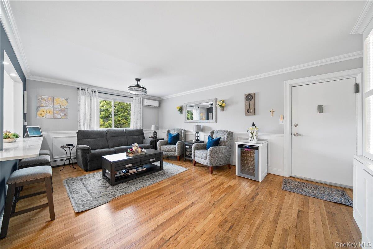 200 Merrick Road # R, Amityville, NY 11701