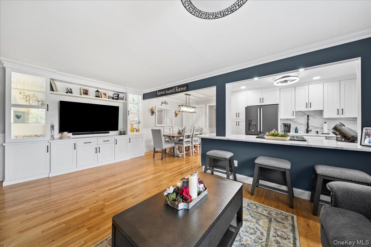 200 Merrick Road # R, Amityville, NY 11701