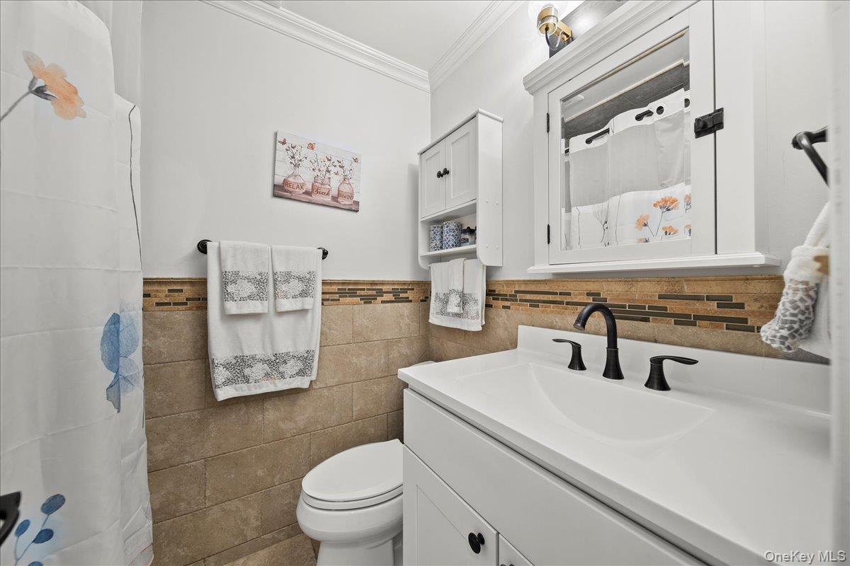 200 Merrick Road # R, Amityville, NY 11701