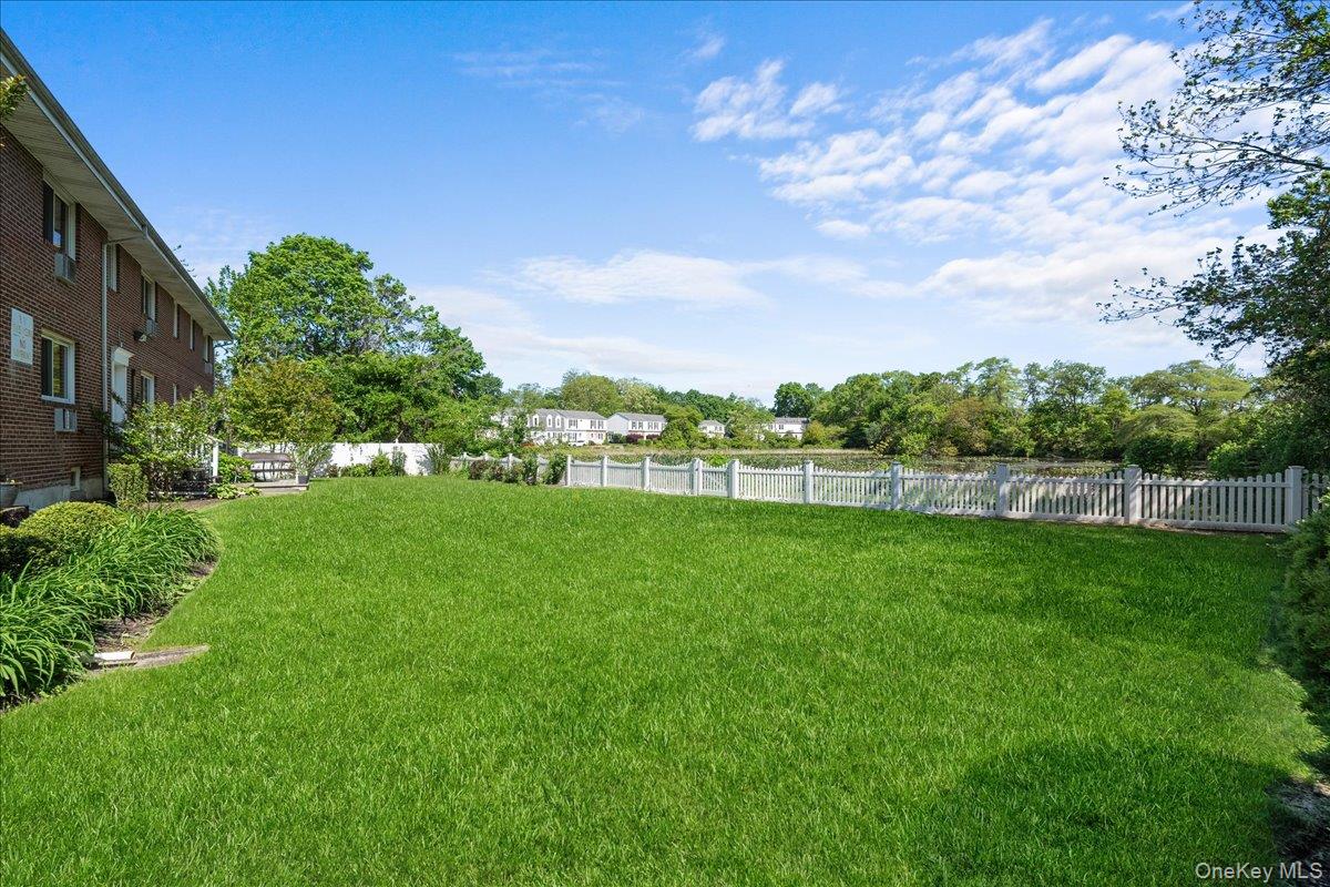 200 Merrick Road # R, Amityville, NY 11701