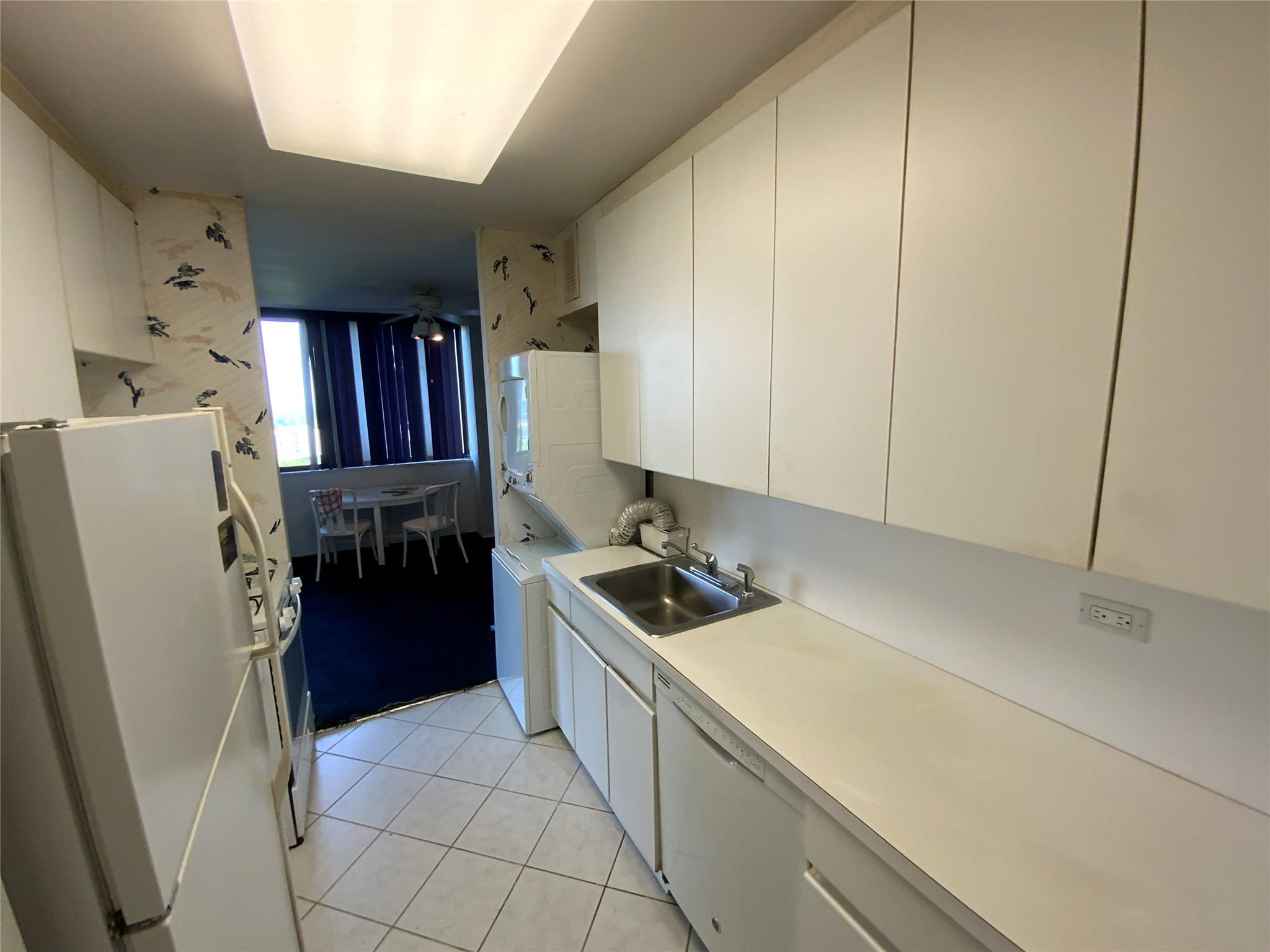 27110 Grand Central Parkway # 11A, Floral Park, NY 11005