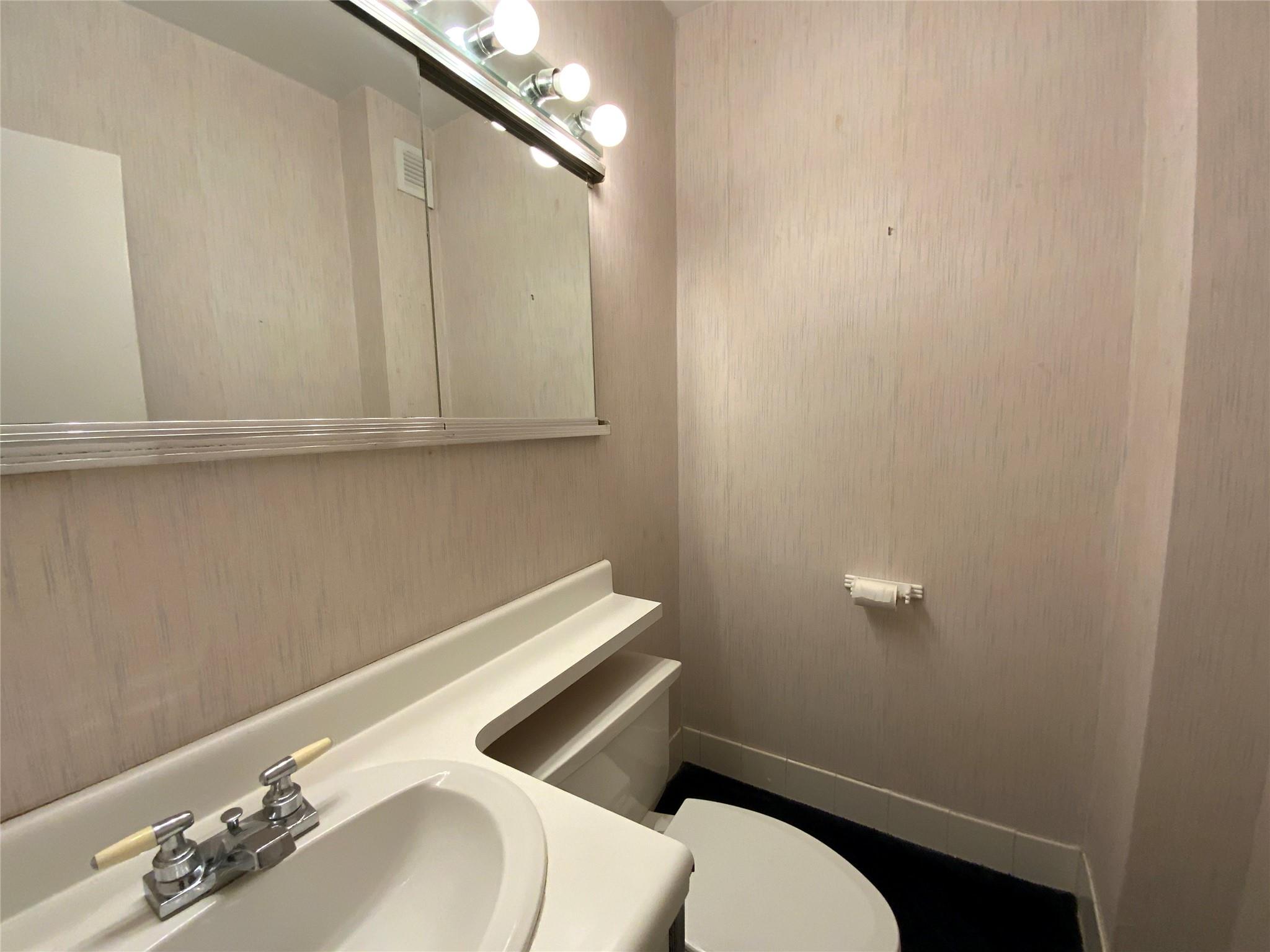 27110 Grand Central Parkway # 11A, Floral Park, NY 11005