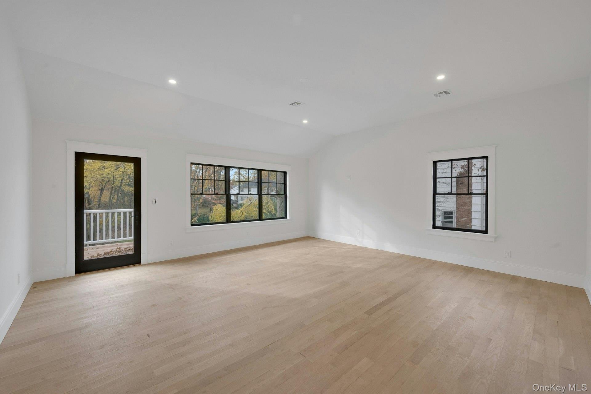 32 Sycamore Road, Scarsdale, NY 10583