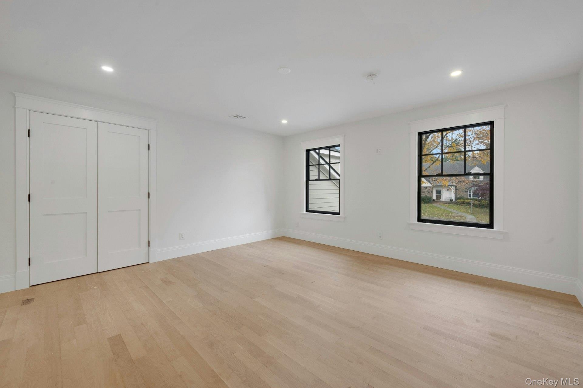 32 Sycamore Road, Scarsdale, NY 10583