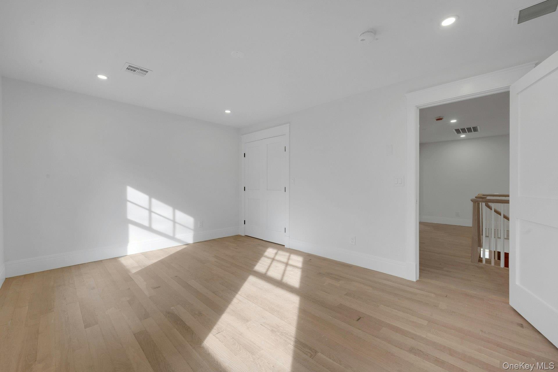 32 Sycamore Road, Scarsdale, NY 10583