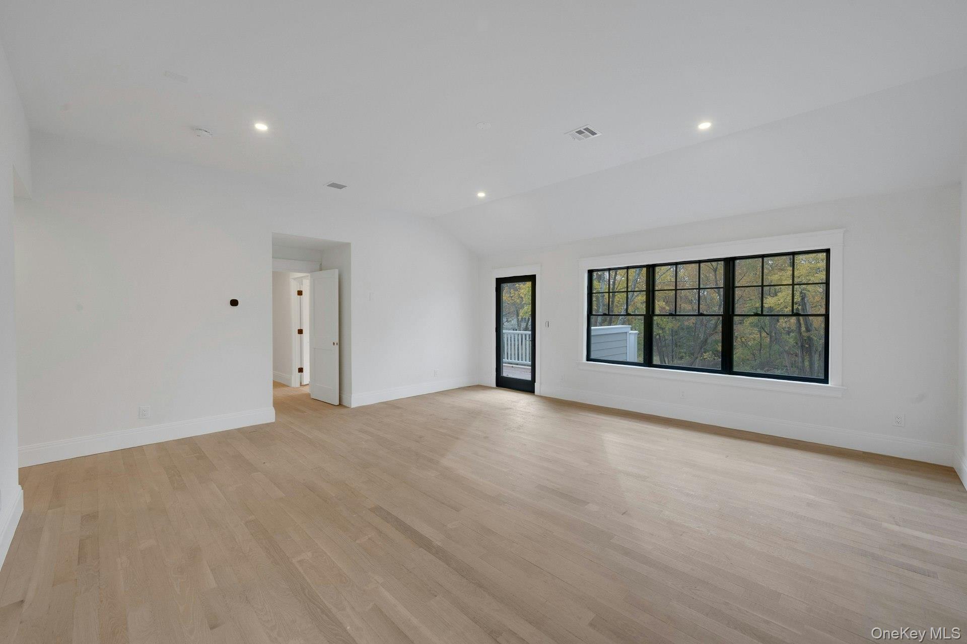 32 Sycamore Road, Scarsdale, NY 10583