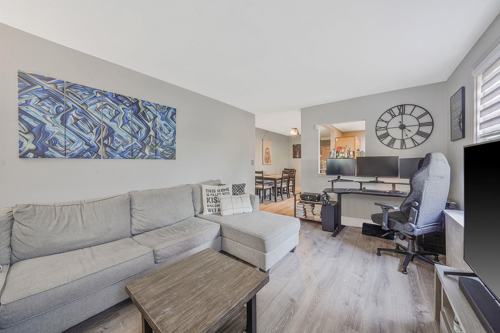 23 Edwards Street # 1C, Roslyn Heights, NY 11577