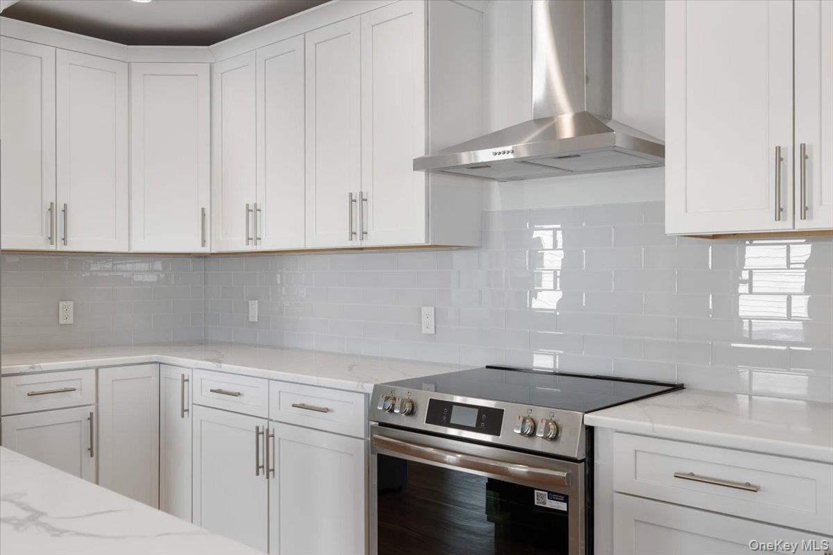 12 Pershing Place, Island Park, NY 11558