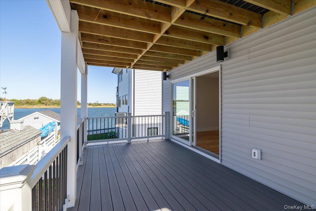 12 Pershing Place, Island Park, NY 11558