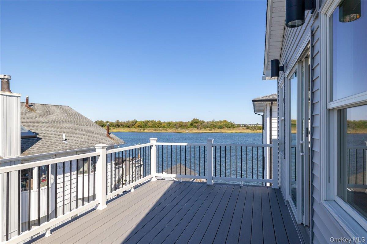 12 Pershing Place, Island Park, NY 11558