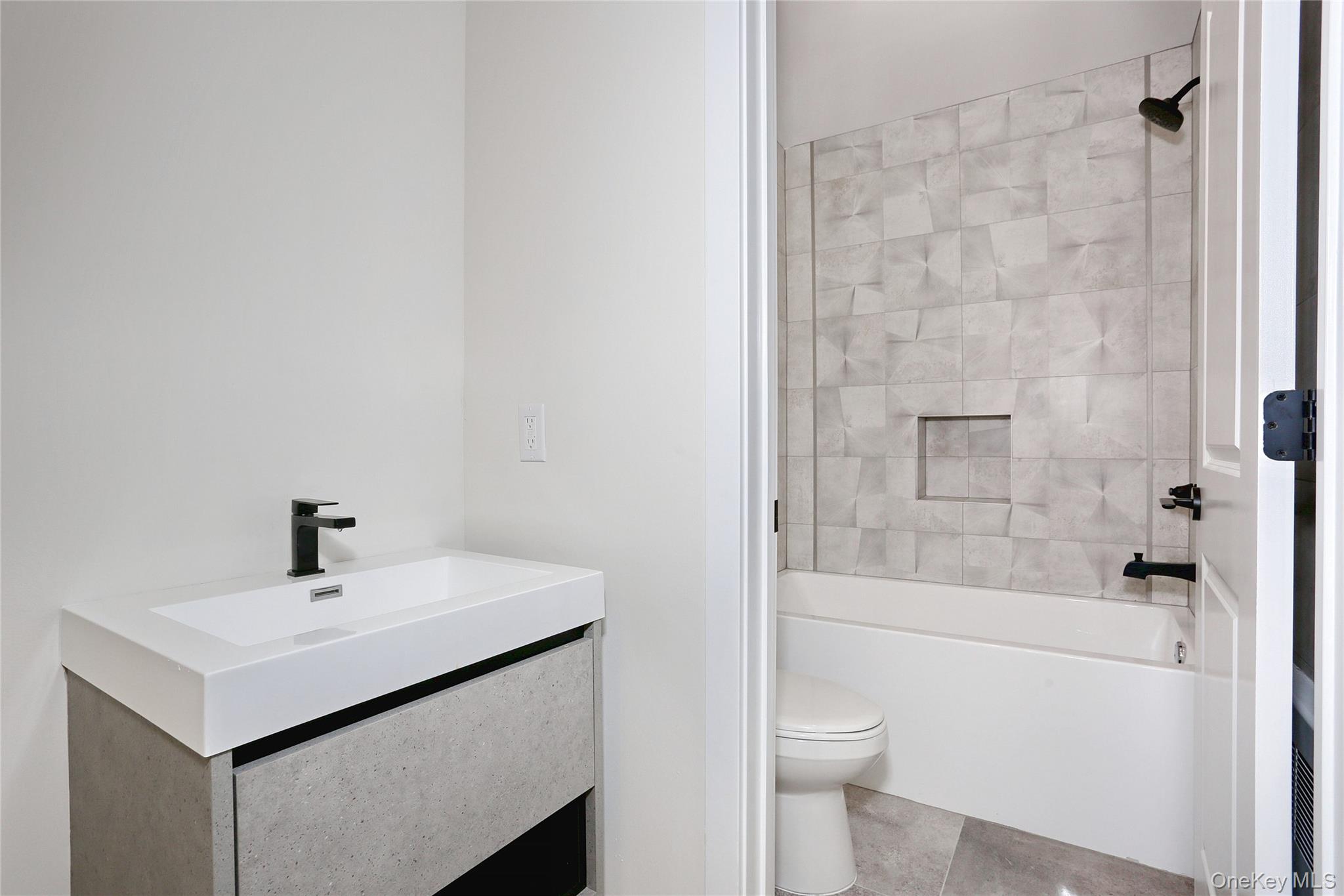 79 S Madison Avenue # 201, Spring Valley, NY 10977