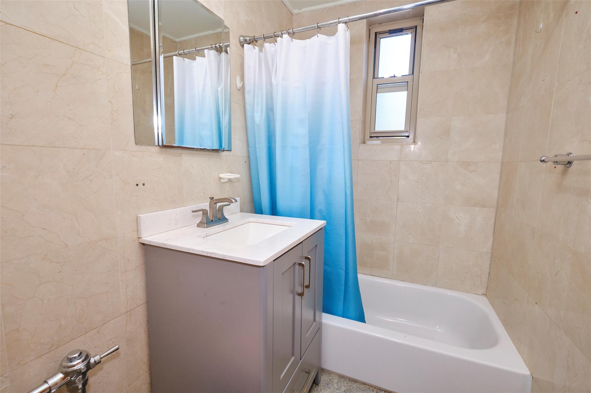 67-25 Clyde Street # 2L, Forest Hills, NY 11375