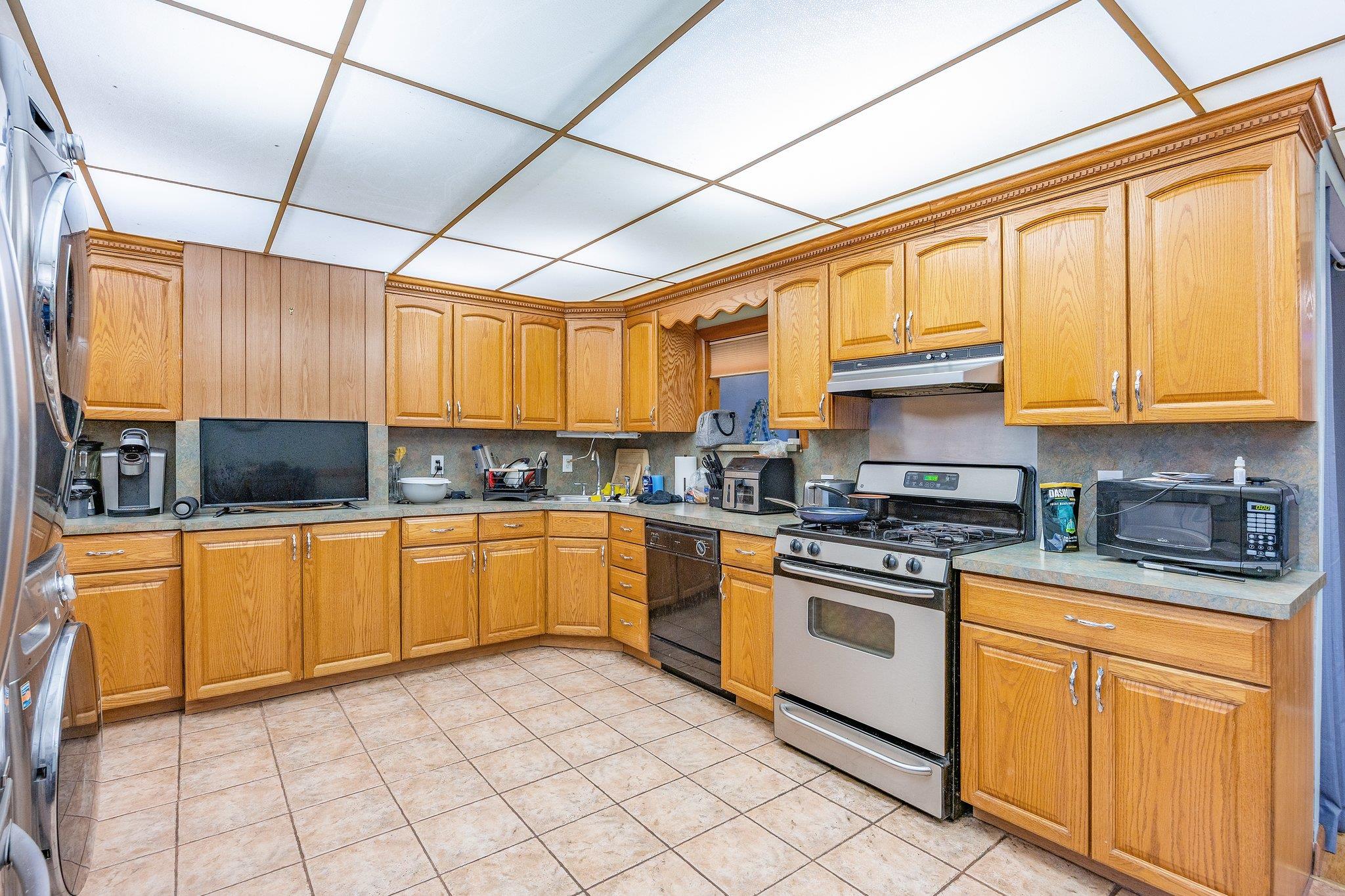 5801 59th Street, Maspeth, NY 11378