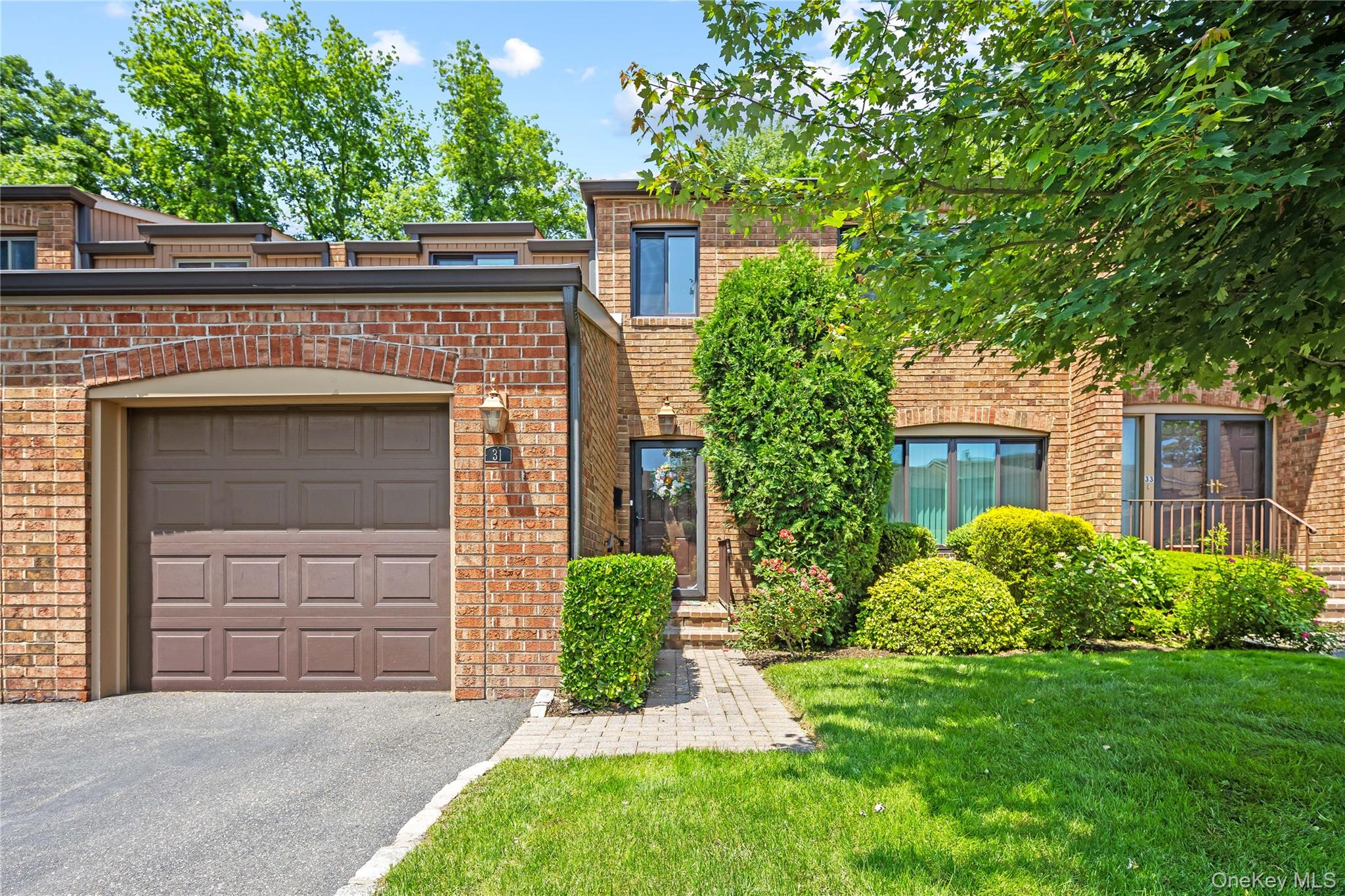 31 Windsor Gate Drive, New Hyde Park, NY 11040