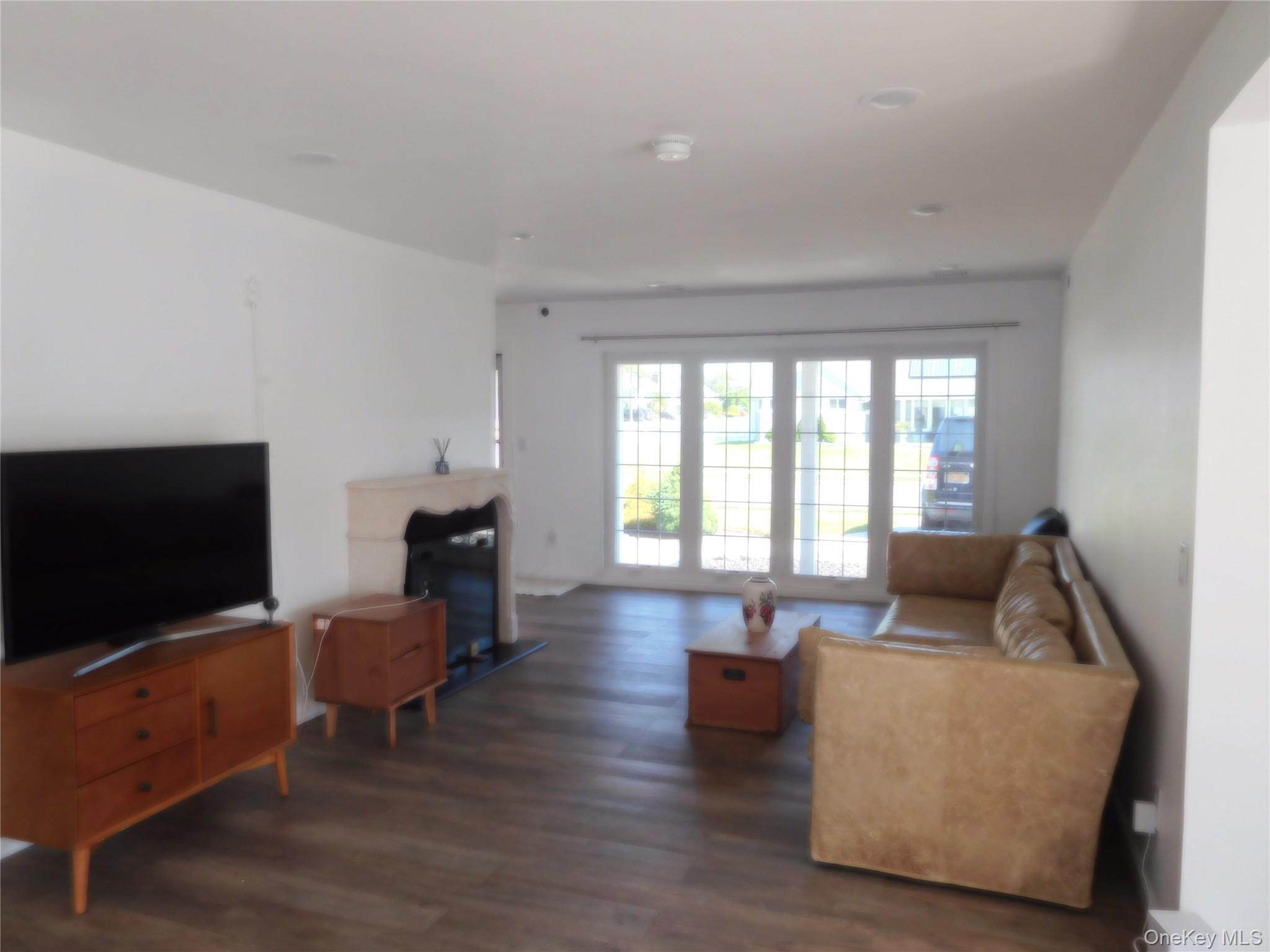 9 Adams Street, East Rockaway, NY 11518