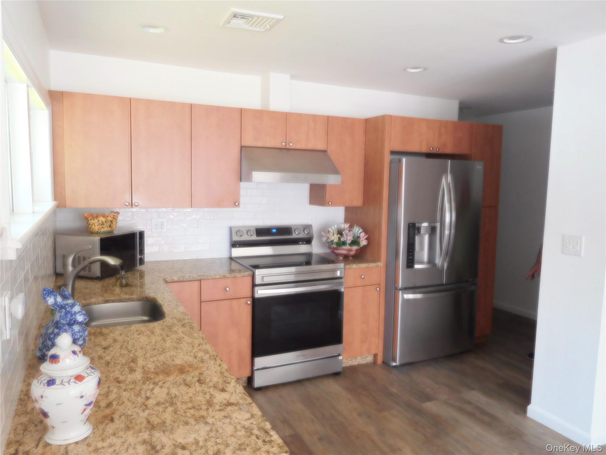 9 Adams Street, East Rockaway, NY 11518