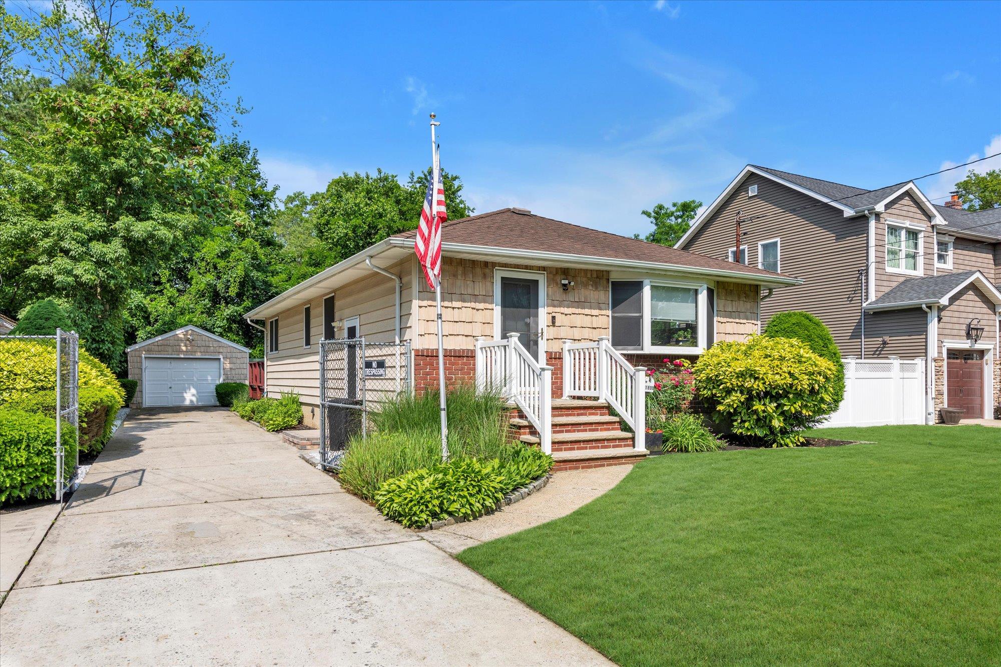 1800 Remson Avenue, North Merrick, NY 11566