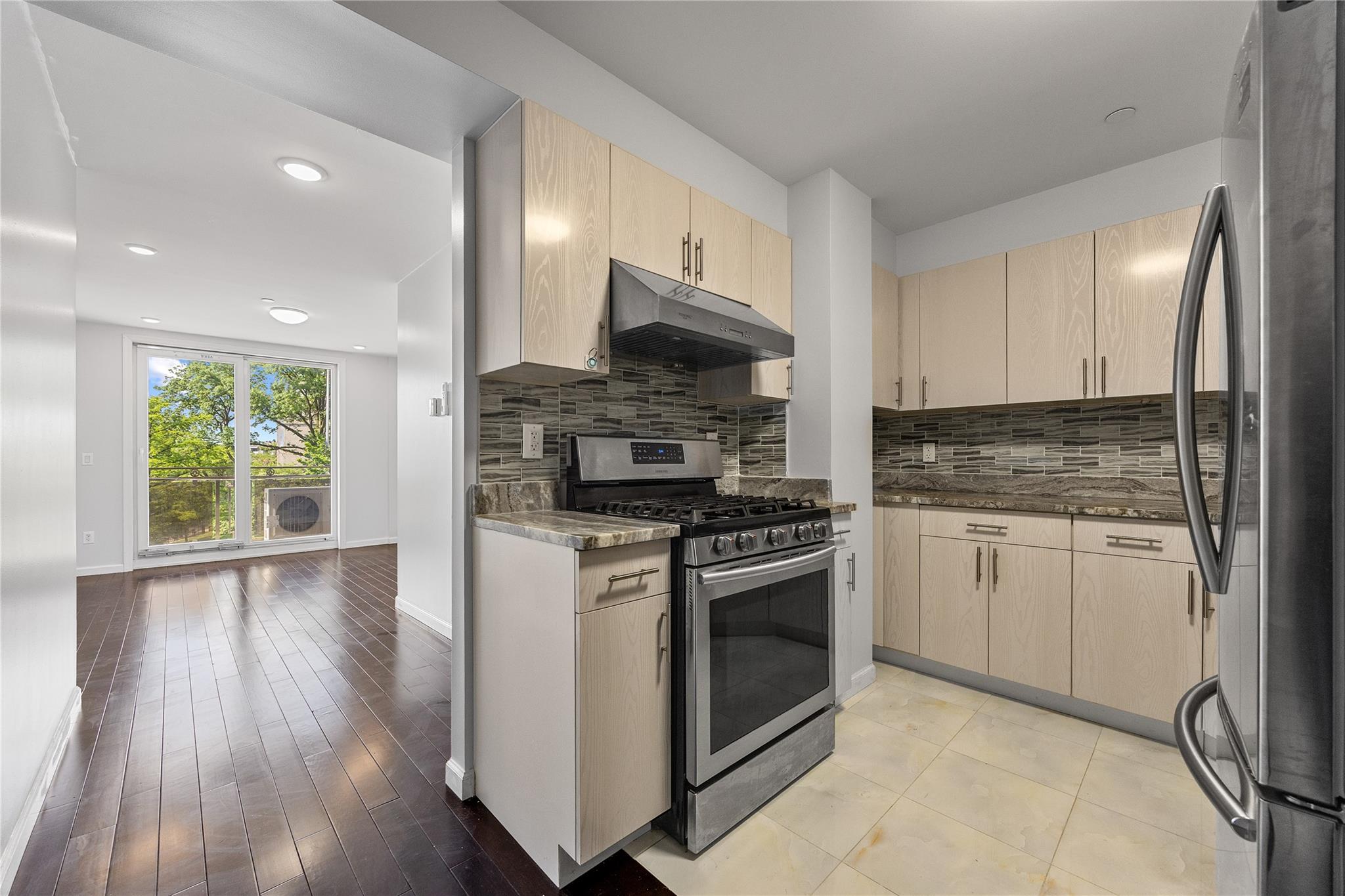 138-12 Northern Blvd # 3E, Flushing, NY 11354