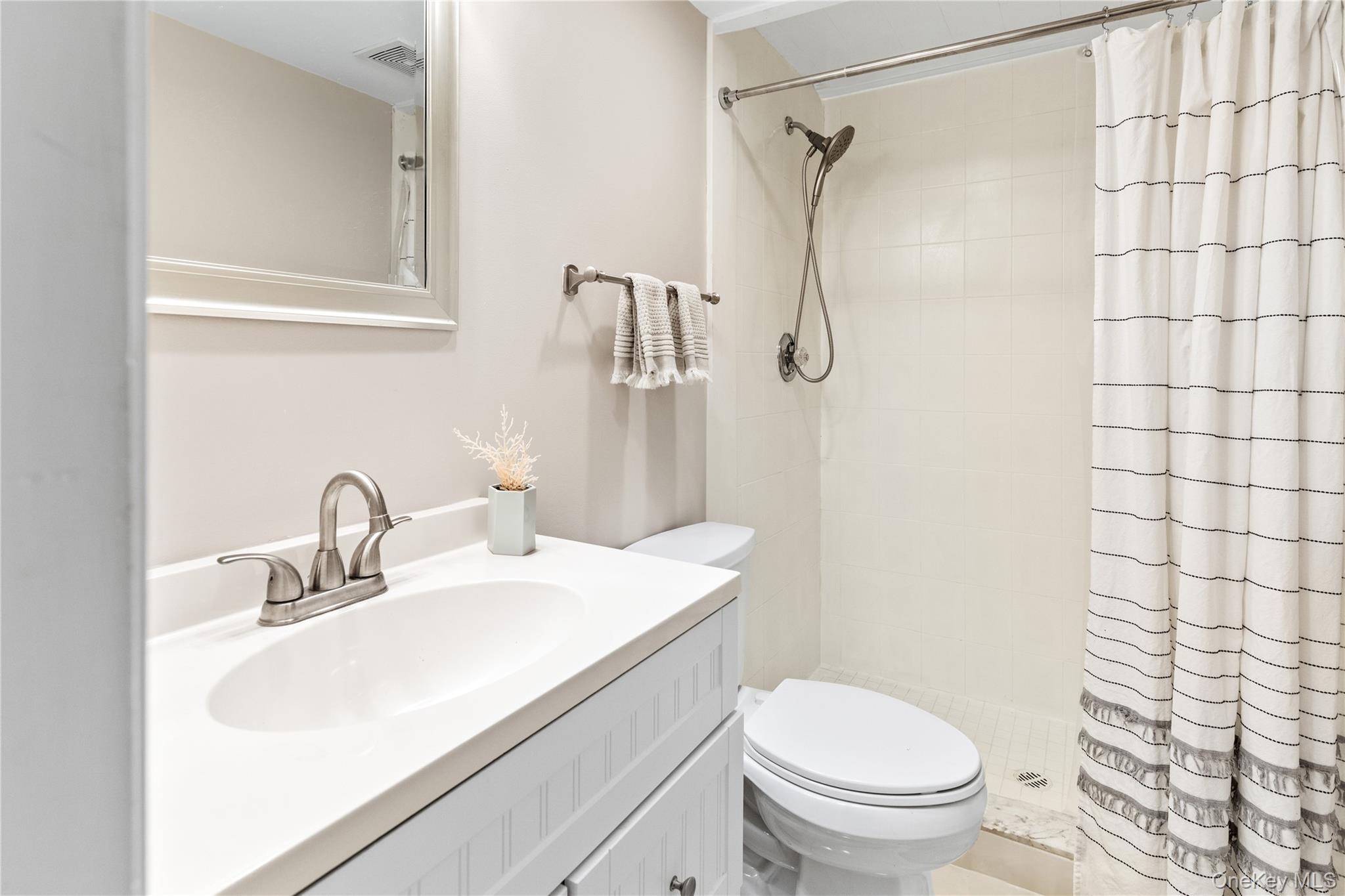 Hampton Bays, NY 11946