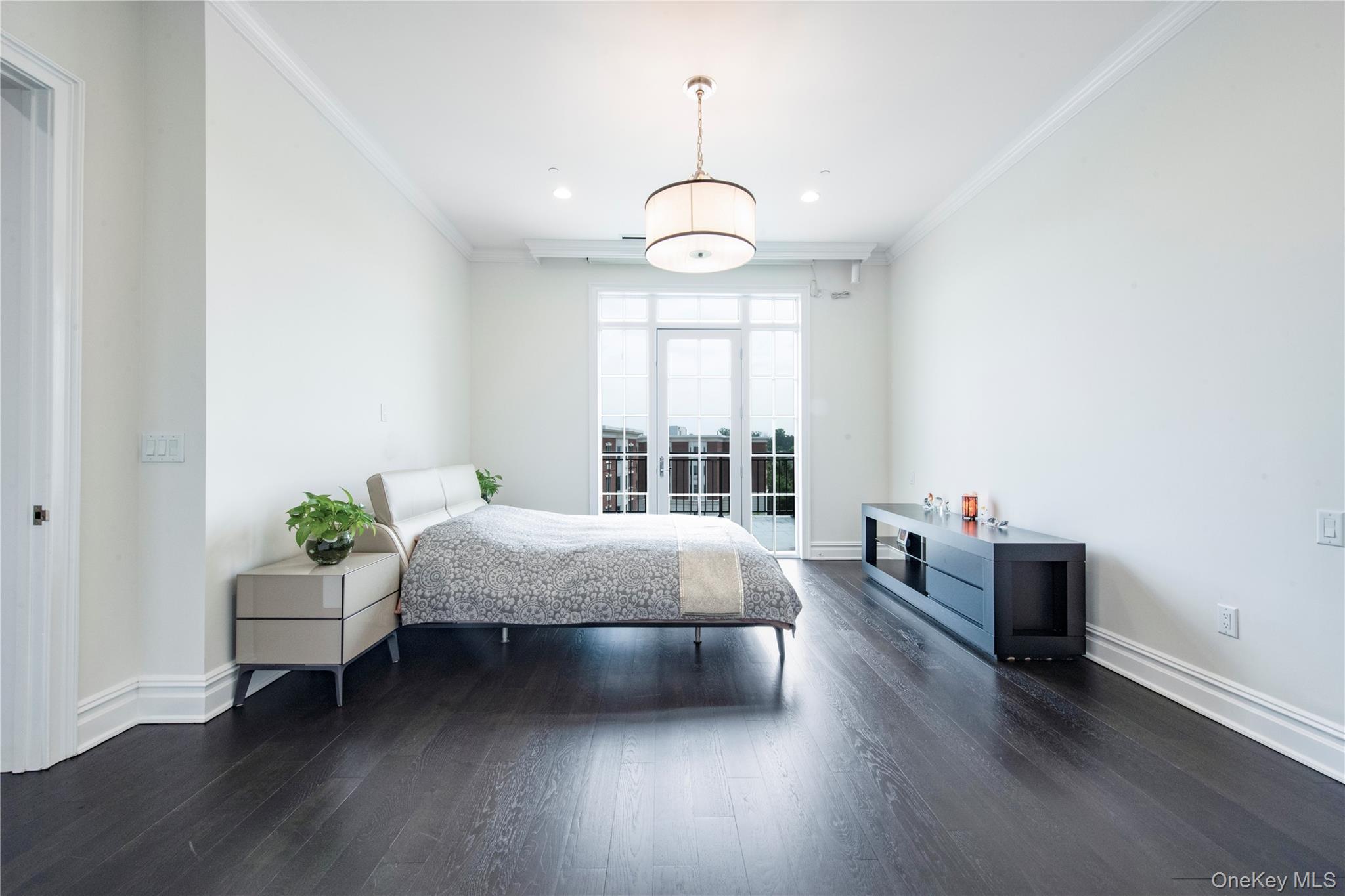 1000 Royal Court # 1306, North Hills, NY 11040