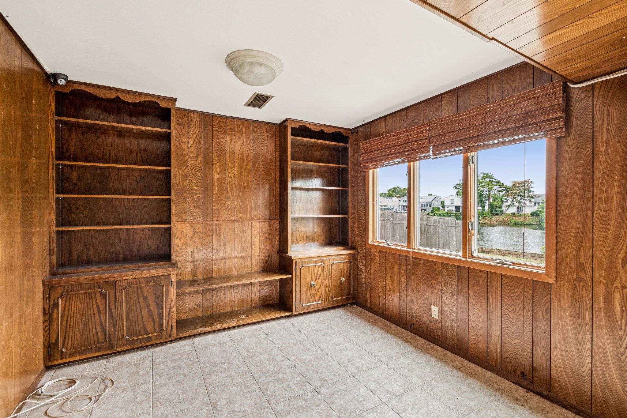 636 Derby Avenue, Woodmere, NY 11598